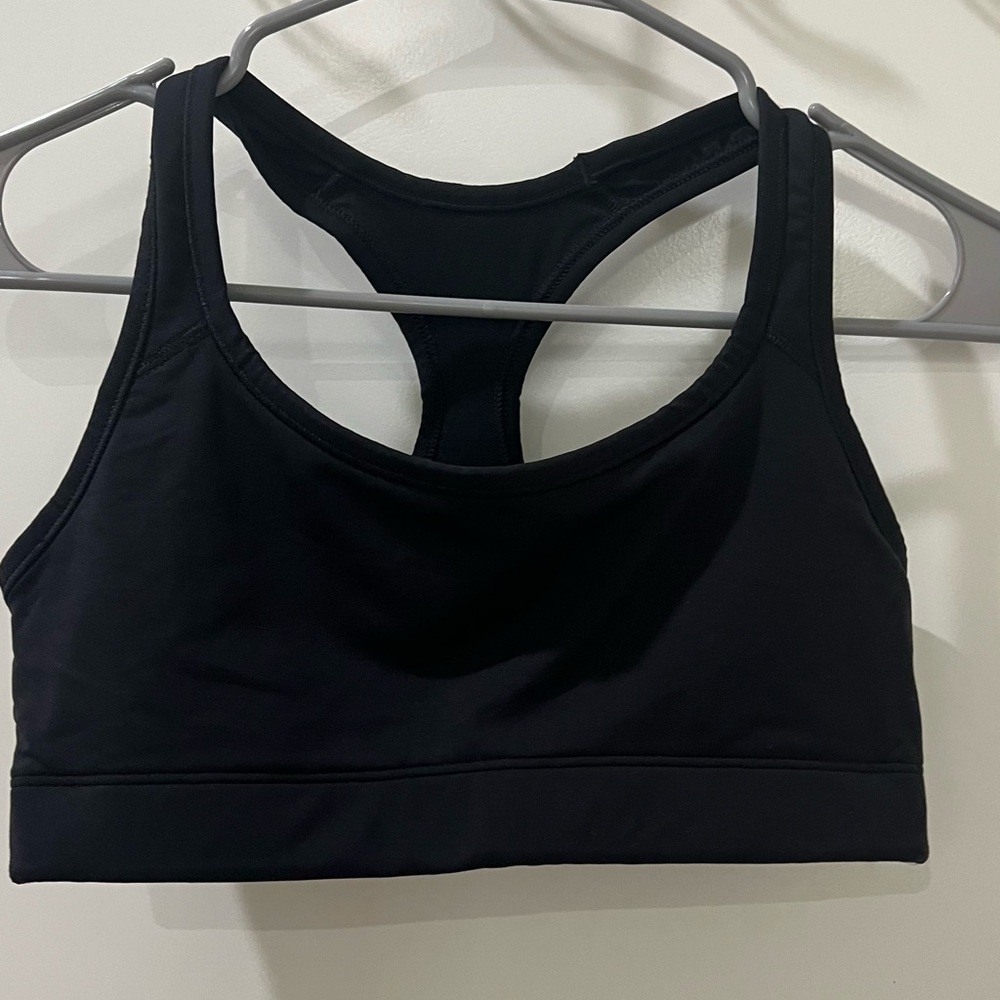 GAP Classic Black Sports Bra